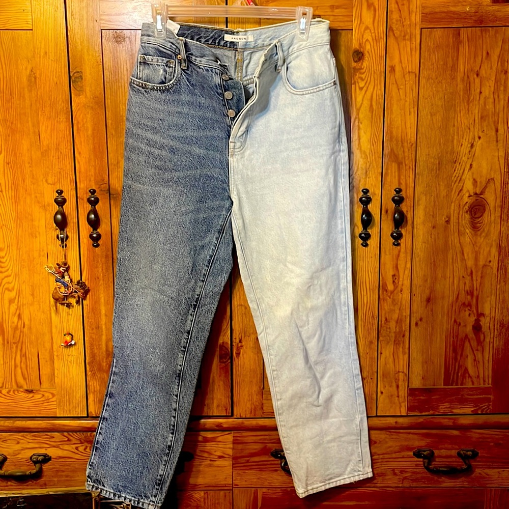 Super cute never worn pac sun jeans